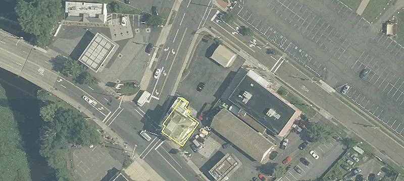 23 Main St