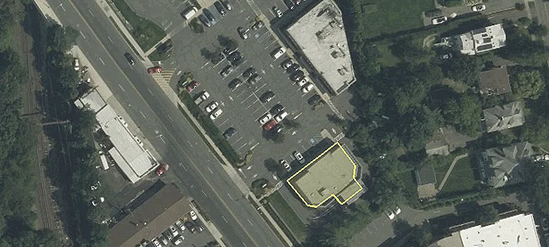 989 Bloomfield Ave