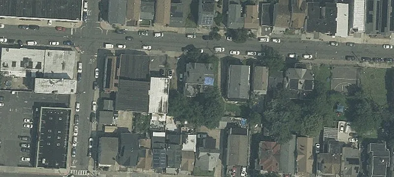 198-200 16th Ave, Unit 200