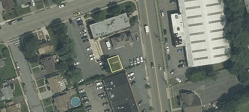 11-18 Saddle Riv Rd