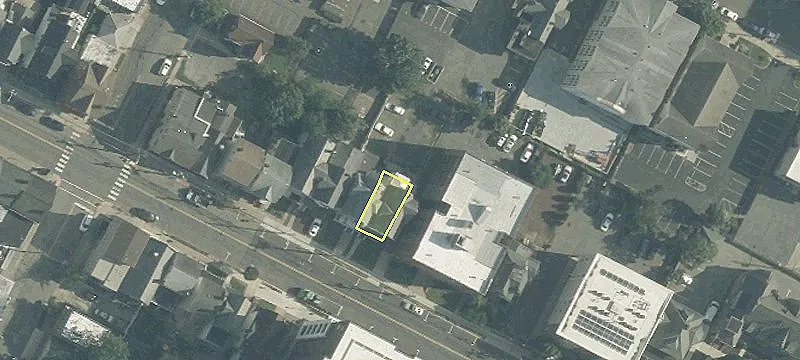 91 Easton Ave