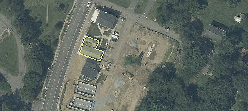 33 Lakeside Blvd