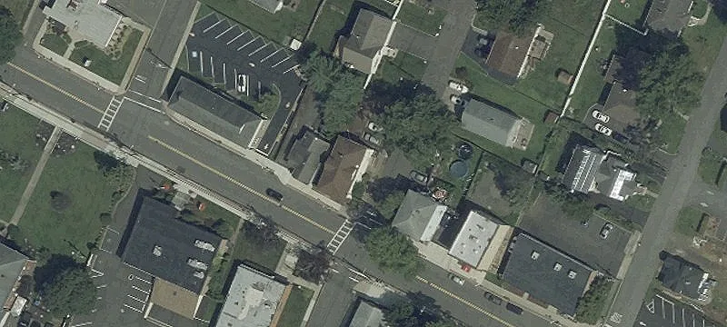 131 Paris Ave