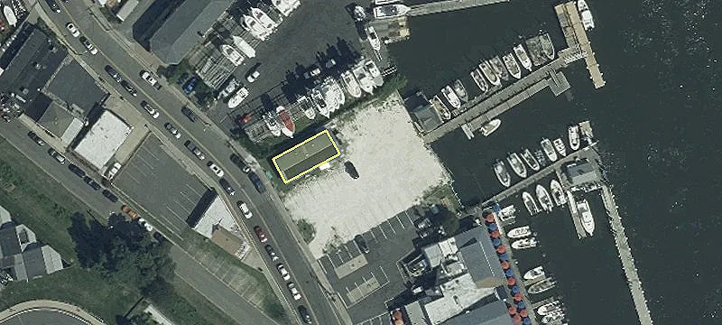 12 Bay Ave