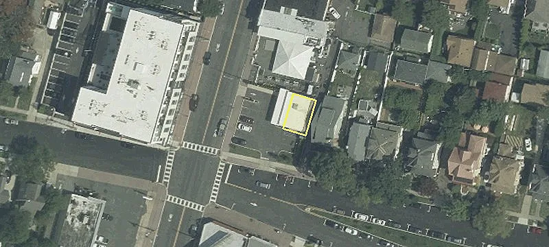 300 Main St