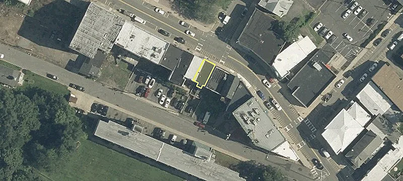 418 Main St