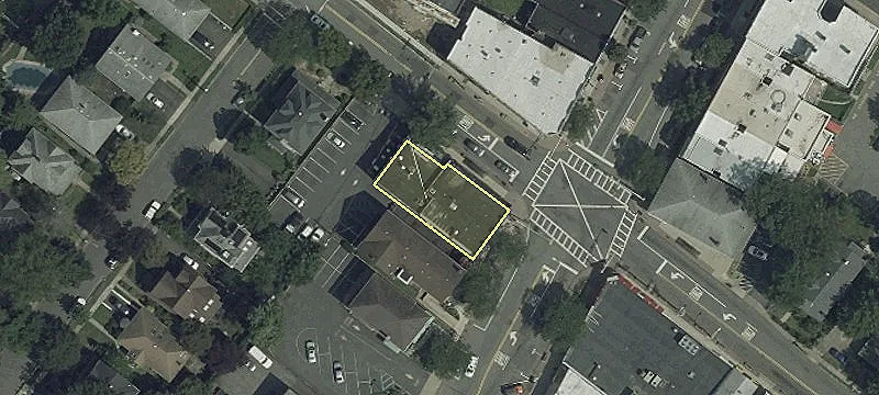 318 Broad Ave