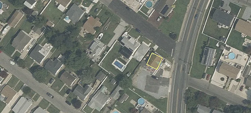 4 Cloverdale Ave