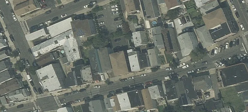 325 John St