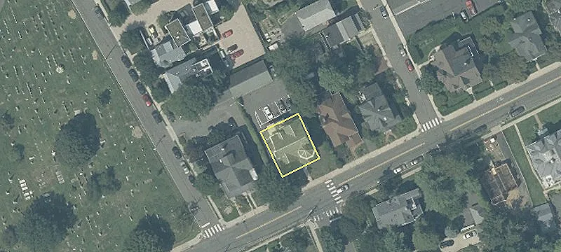 32 Wiggins St