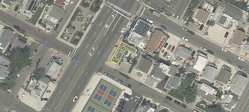 13211 Long Bch Blvd