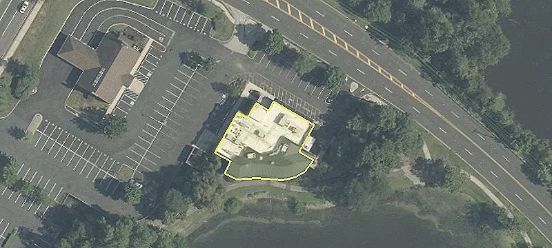 4 Lakeview Dr