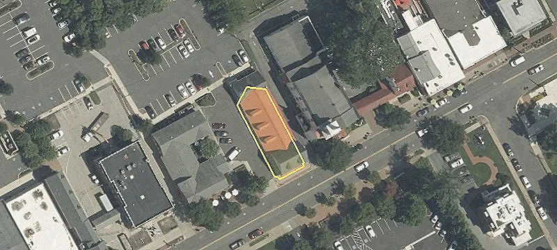 27 Main St