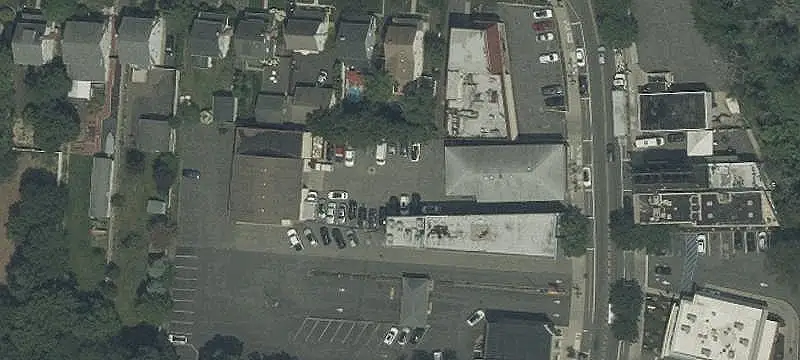 438 Broad St