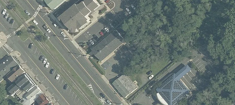 13 Railroad Ave