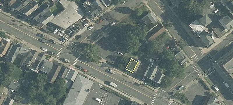 187 Easton Ave