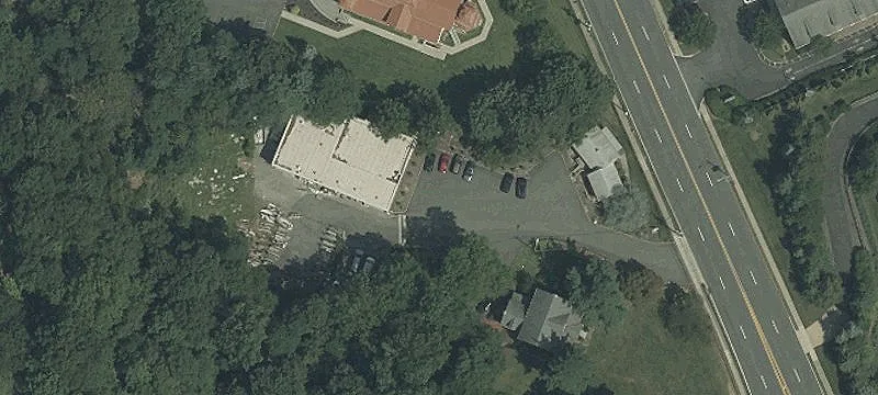 998 Pompton Ave