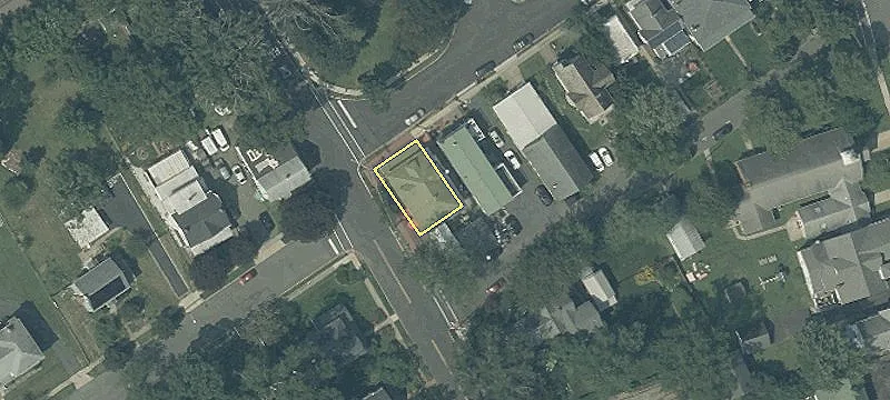13 Railroad Pl