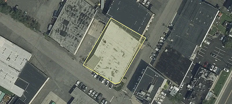 439 Commercial Ave