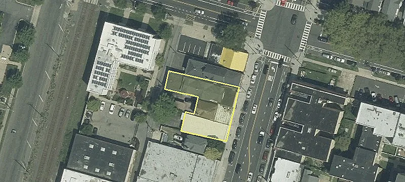 1015 Main St
