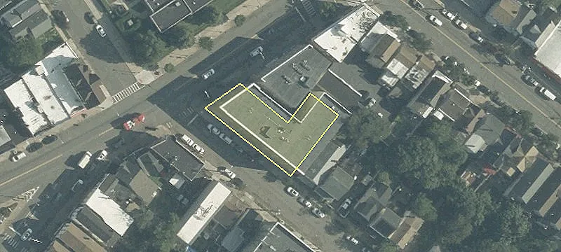 156 French St