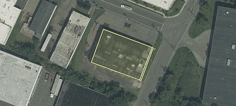 2 Commercial Ave