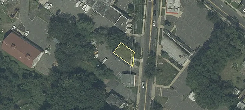 201 Rochelle Ave