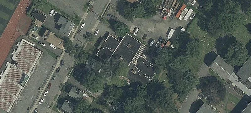 40 Bell St