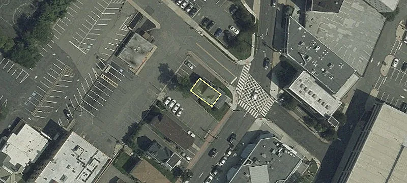 2033 Ctr Ave