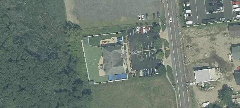 560 Holmdel Rd
