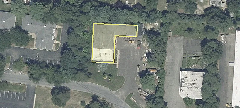 407 Commerce Ln