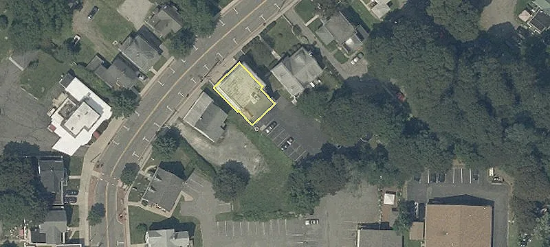 28 Main St