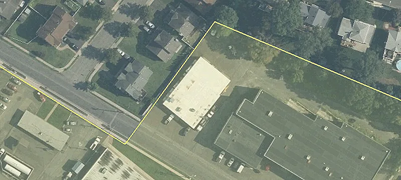 855 Ridgewood Ave