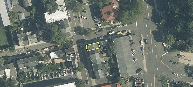 18 Main St