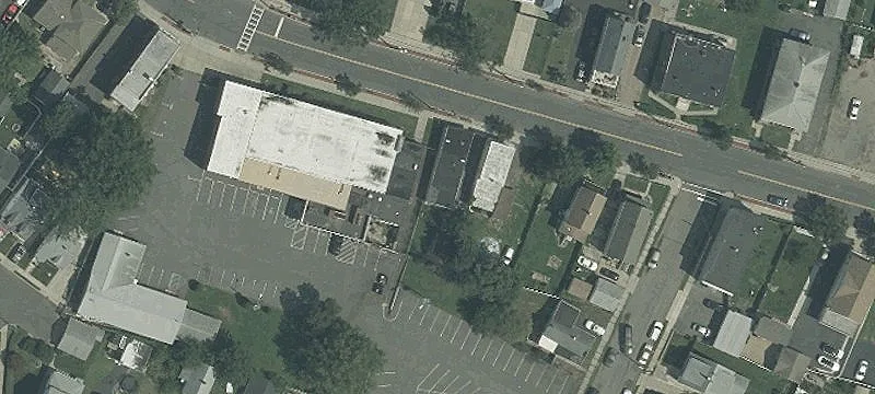 677 Roosevelt Ave
