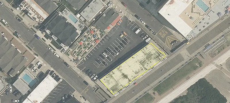 2002 Boardwalk, Unit 24