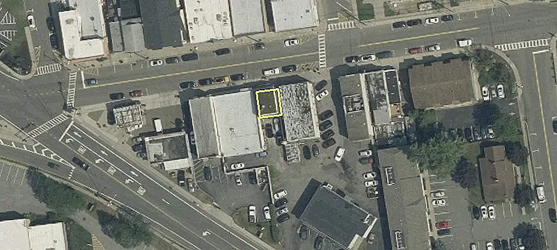 196 Main St