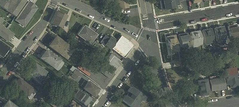 90 Laurel Ave
