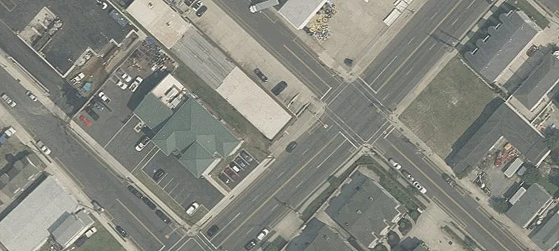 300 Oak Ave