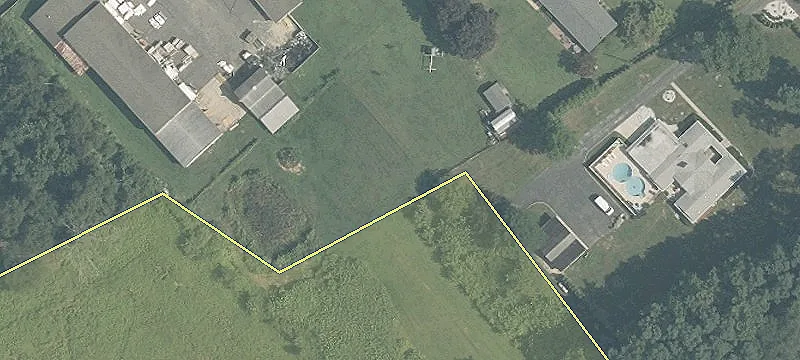 2 Fenton Ln