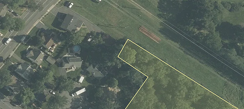 Rear Lots Brohm Pl Place