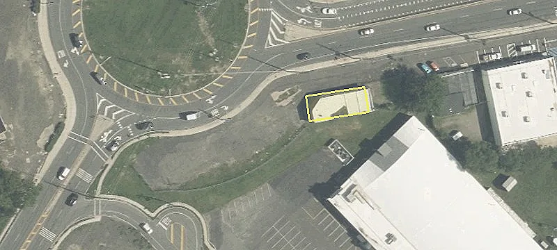30 Cres Blvd