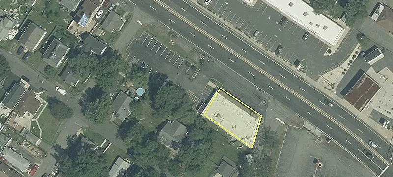 902-904 Hwy 35