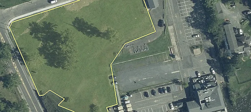 10 Riverside Ave