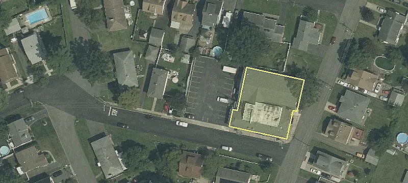 6 Woodhull Ave