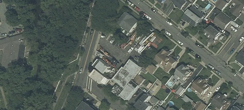 372 Main St