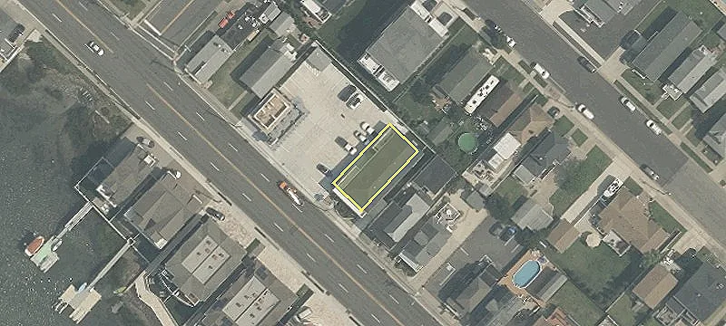 421 Spruce Ave