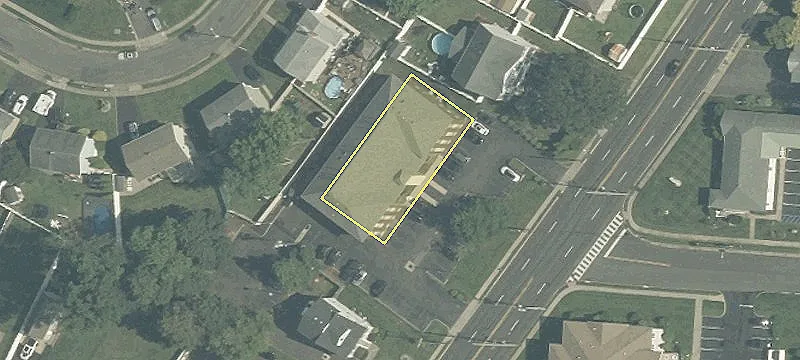 495 Un Ave, Unit 5