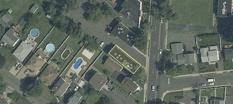 45 Brant Ave Ste, Unit 3