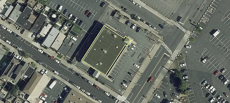 1097 Broadway